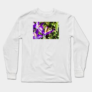 Honey bee / Swiss Artwork Photography Long Sleeve T-Shirt